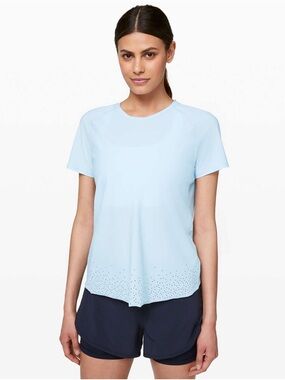 Lululemon Womens Quick Pace Short Sleeve Breezy Top Size 8 Laser Cut Running Gym